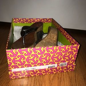 Platform sandals BRAND NEW NEVER WORN BEFORE